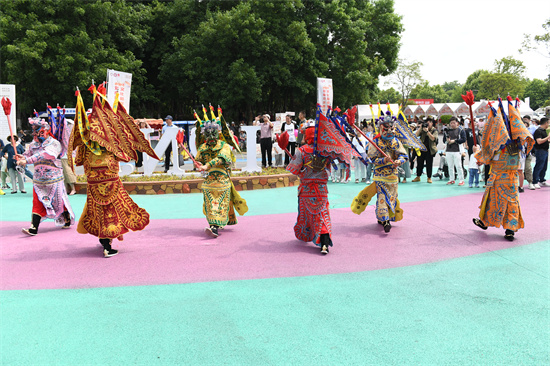 传统民俗再续乡情 南京高淳“地下室”里走出省级非遗 村庄拆迁分居四方 传统民俗再续乡情 南京高淳地下室里走出省级非遗_fororder_微信图片_20240531162413